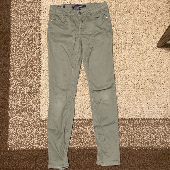 Vigoss Olive Green Skinny Pants - Picture 1 of 6